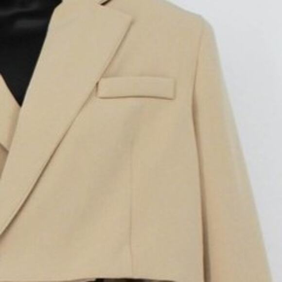 Nasty Gal Keep Up the Work Shoulder Pad Cropped Blazer in Natural Size 8 - Picture 3 of 8